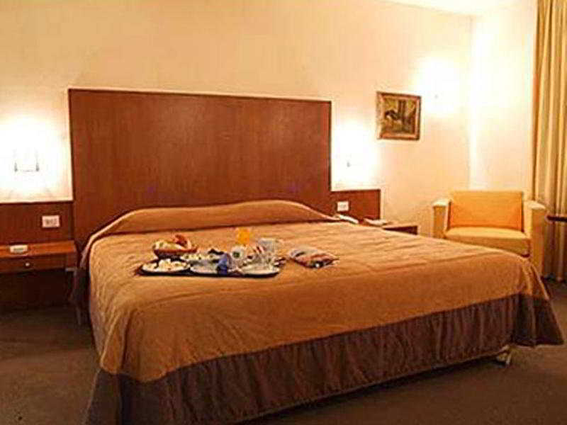 Quality Inn Tripoli Esterno foto